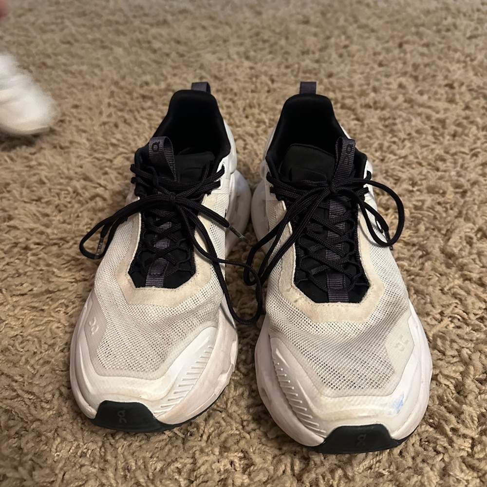 On Running Monochrome Performance Sneakers - Picture 3 of 5